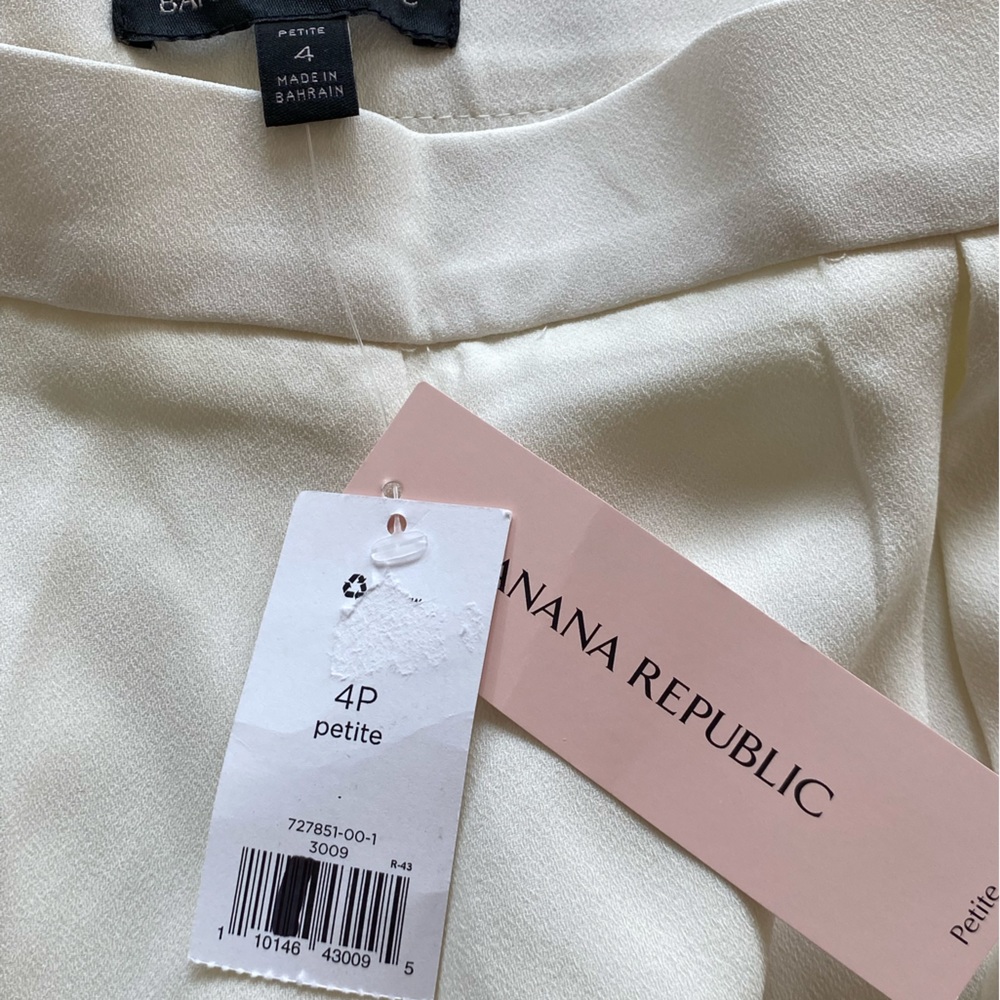 Banana Republic women’s wide leg cropped trousers. NWT  4P. Fully lined - Picture 3 of 4